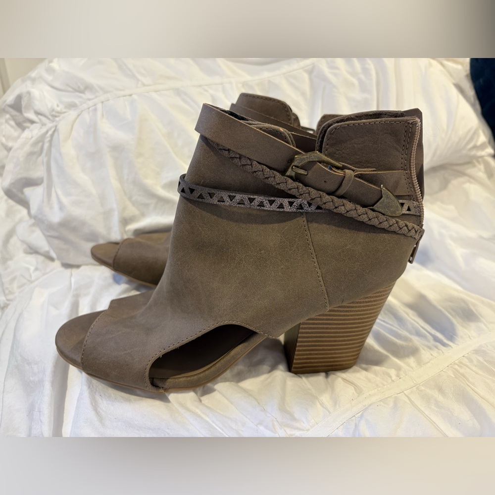Maurices Western Open Toe Booties Size 10 Taupe Block Heel